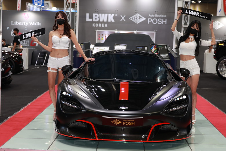 2022오토살롱위크에 참가한 리버티워크 코리아