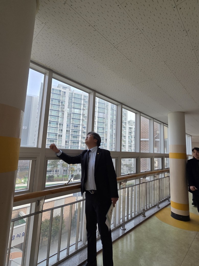 박원종 전남도의원,  새학기 앞두고 ...