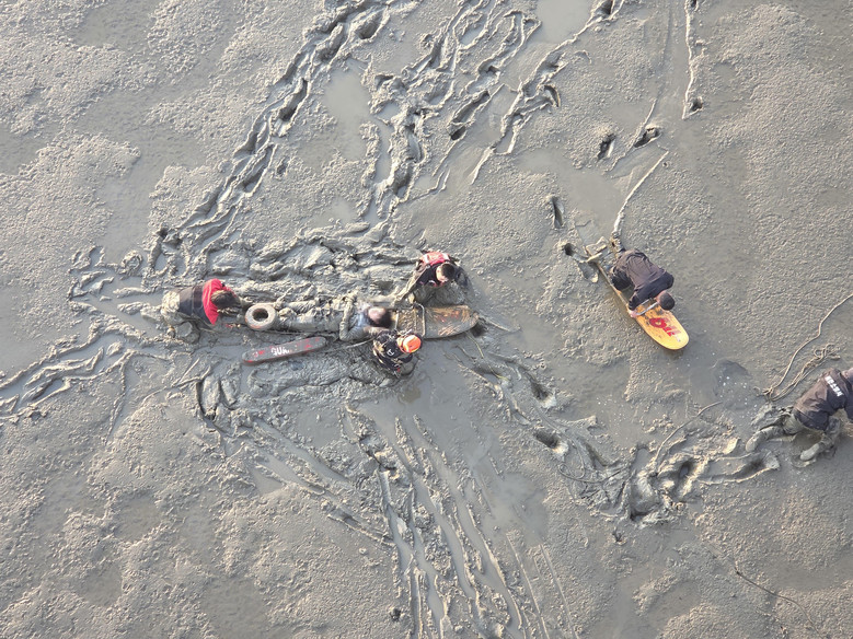 충남소방, 서천 동백대교 투신자 극적...