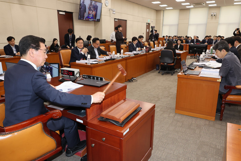 "노동절 법정공휴일 지정 법안 국회 ...